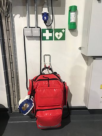 AED im Rucksack, Poolbereich