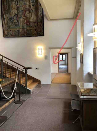 Treppenhaus zum Foyer/Keller