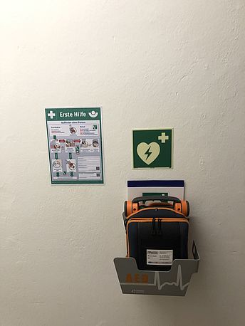 AED im Flur