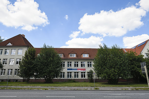 Gebäude vom Berner Heerweg aus
